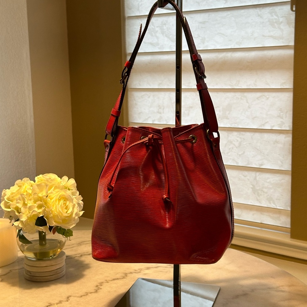 EUC Stunning LV Red Epi Drawstring Bucket Bag